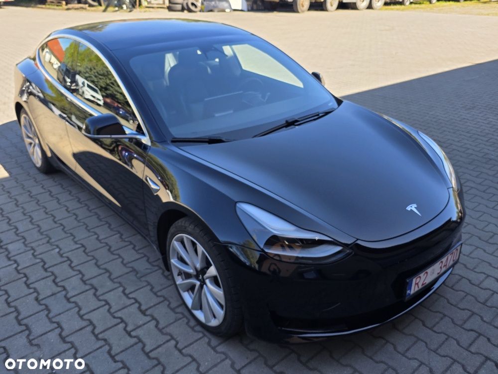 Tesla Model 3 - 11
