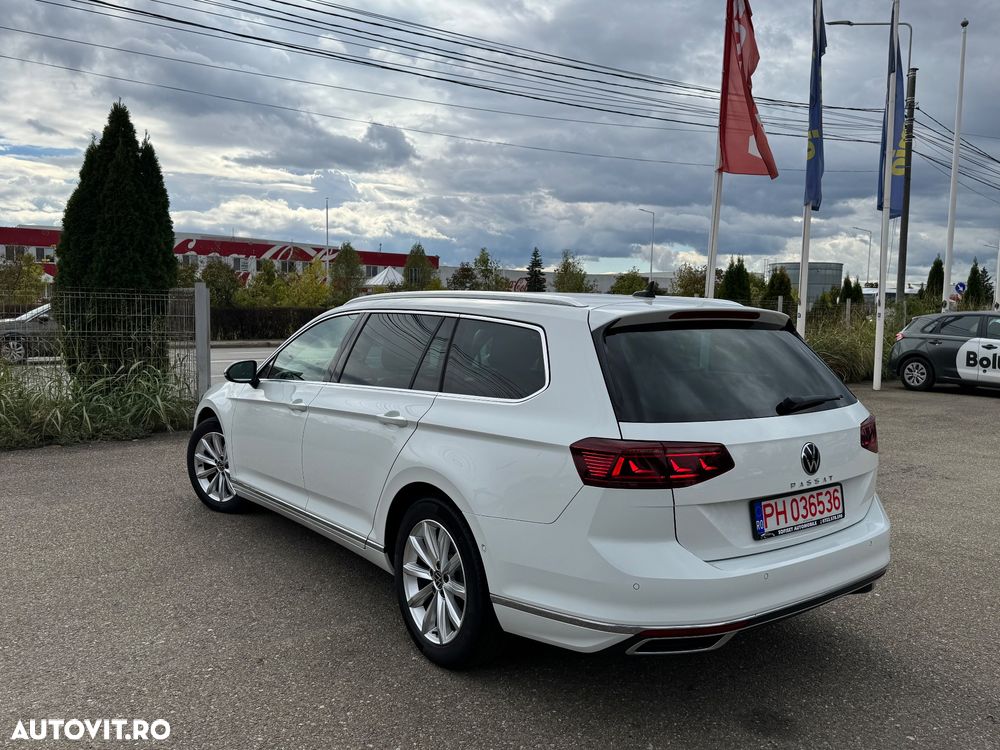 Volkswagen Passat Variant 2.0 TDI SCR DSG Elegance - 21