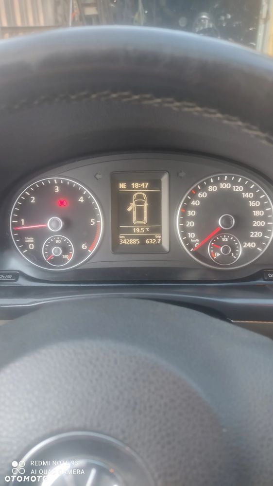 Volkswagen Touran 1.6 TDI DPF BlueMot Comfortline - 6
