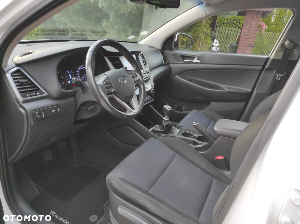 Hyundai Tucson 1.7 CRDI BlueDrive Style 2WD - 16