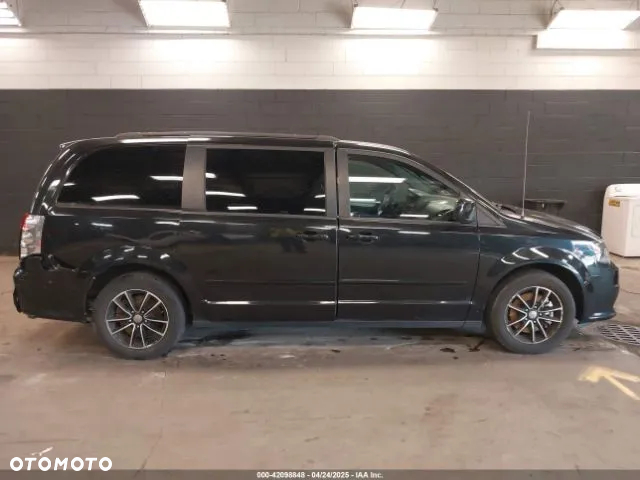 Dodge Grand Caravan 3.6 R/T - 33