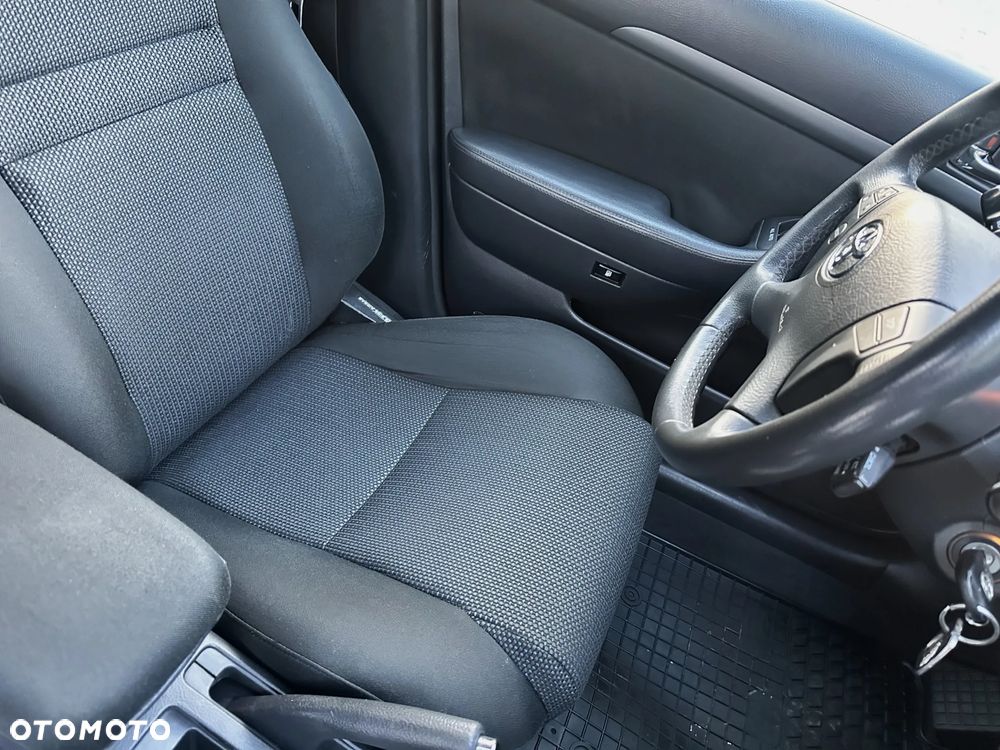Toyota Avensis 2.0 D-4D Premium - 12