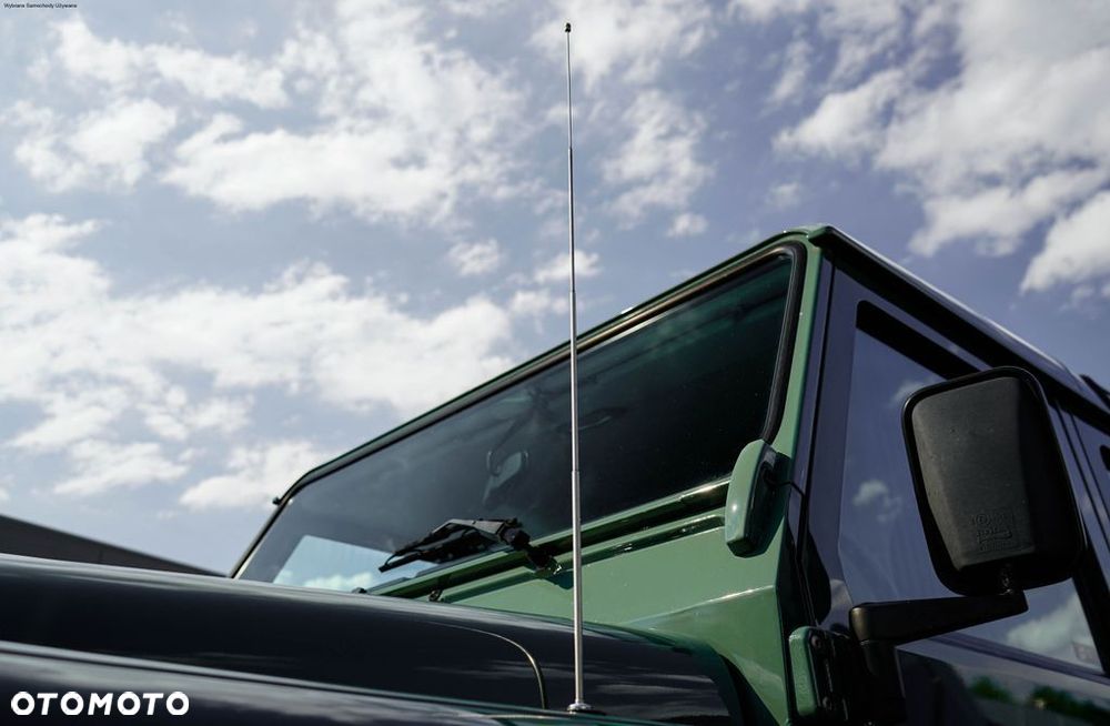 Land Rover Defender - 8