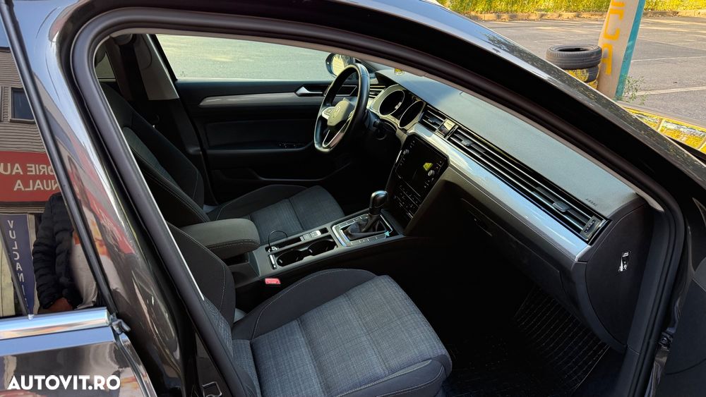 Volkswagen Passat 2.0 TDI DSG Comfortline - 11