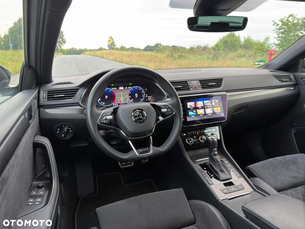 Skoda Superb 2.0 TDI DSG Sportline - 32