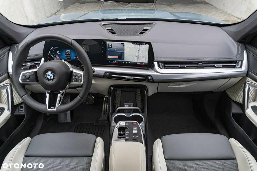 BMW X1 sDrive18i - 12