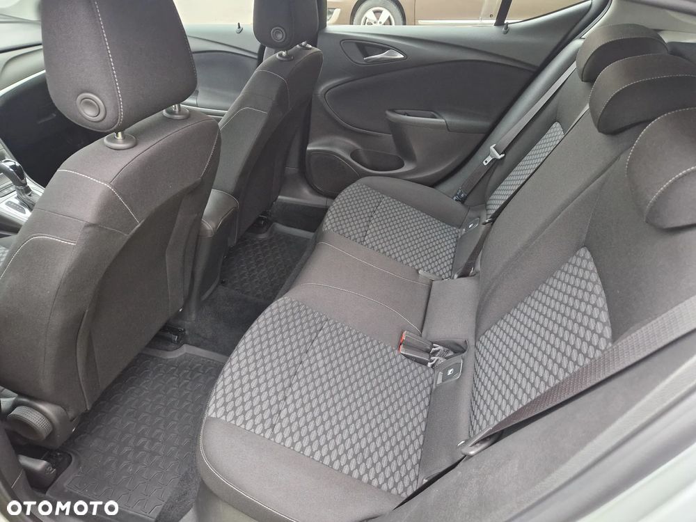 Opel Astra 1.4 T Enjoy S&S - 15