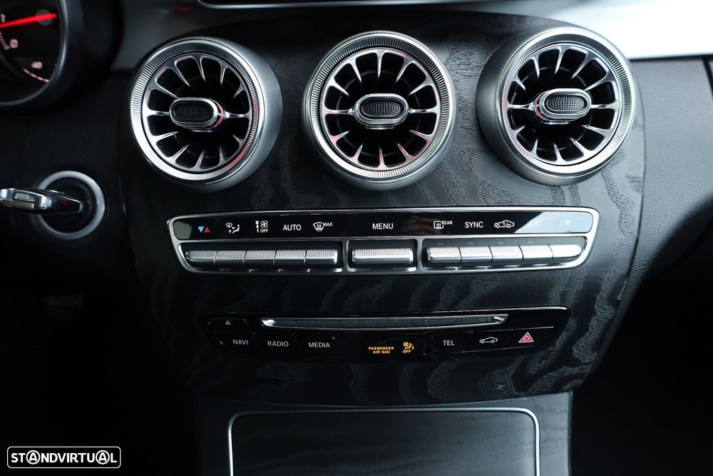 Mercedes-Benz C 180 AMG Line - 25