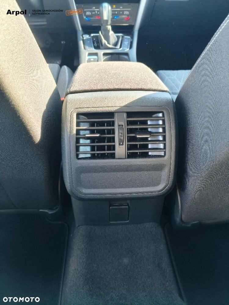 Volkswagen Passat - 29