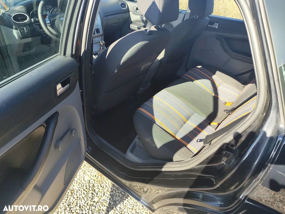 Ford Focus 1.6 TDCI Ambiente - 7