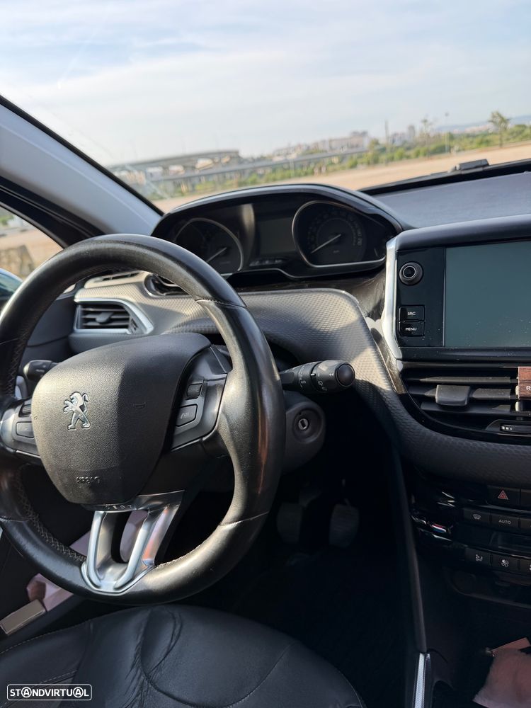 Peugeot 2008 1.6 e-HDi Allure - 9