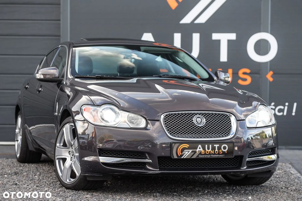 Jaguar XF 4.2 Super V8 - 1