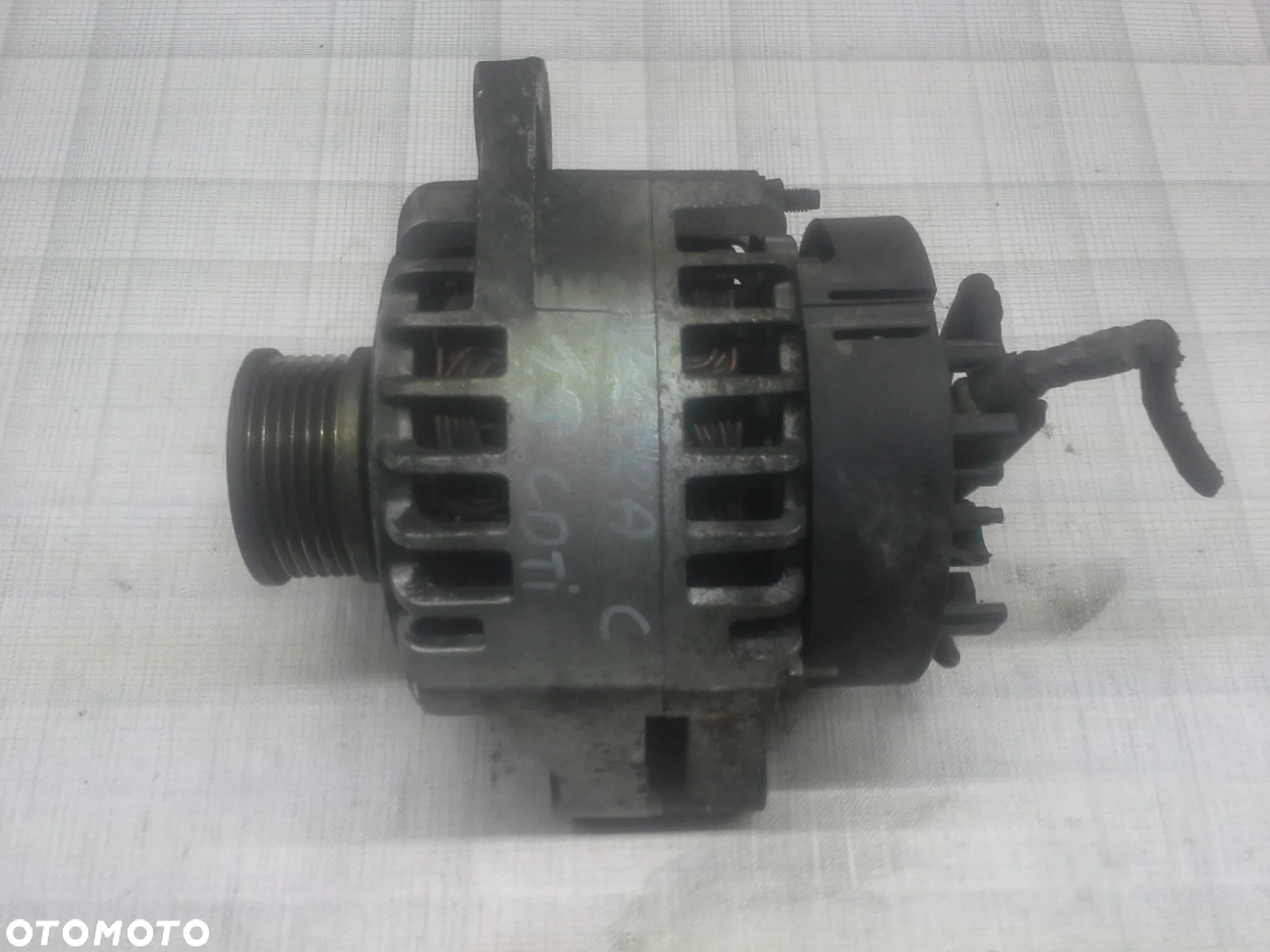 Opel Astra H Vectra C Zafira B 1.9 CDTi alternator Denso 13153236 - 10