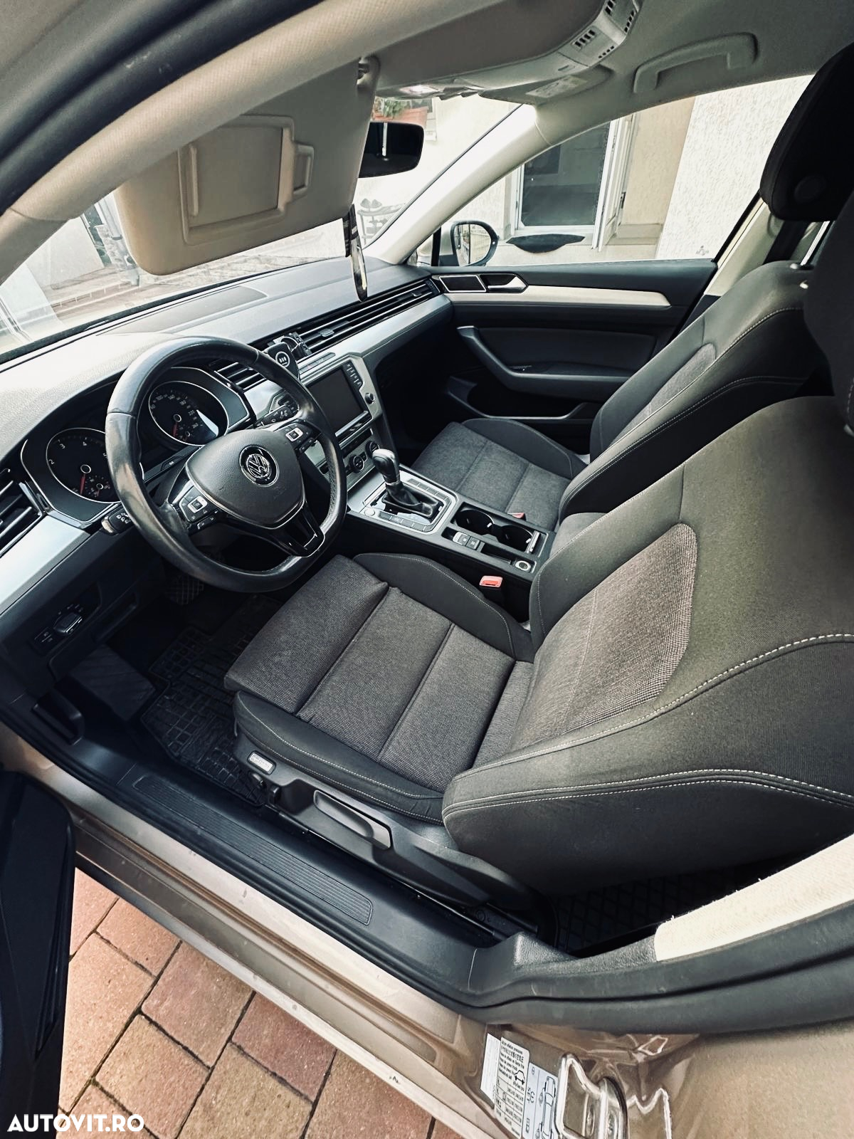 Volkswagen Passat 1.6 TDI (BlueMotion Technology) DSG Comfortline - 10