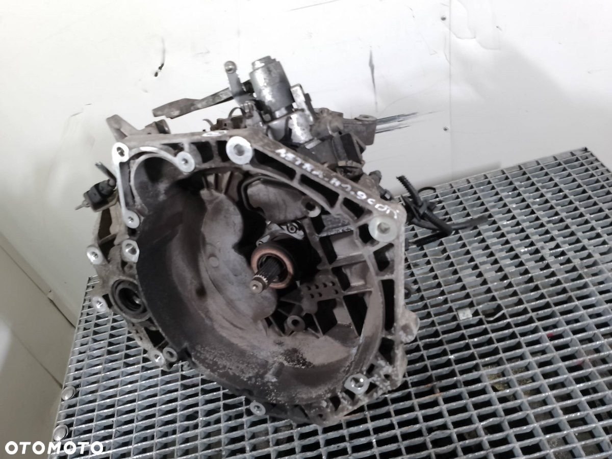 SKRZYNIA BIEGÓW MANUALNA OPEL ASTRA H M32   55192042 1.9 CDTI - 5