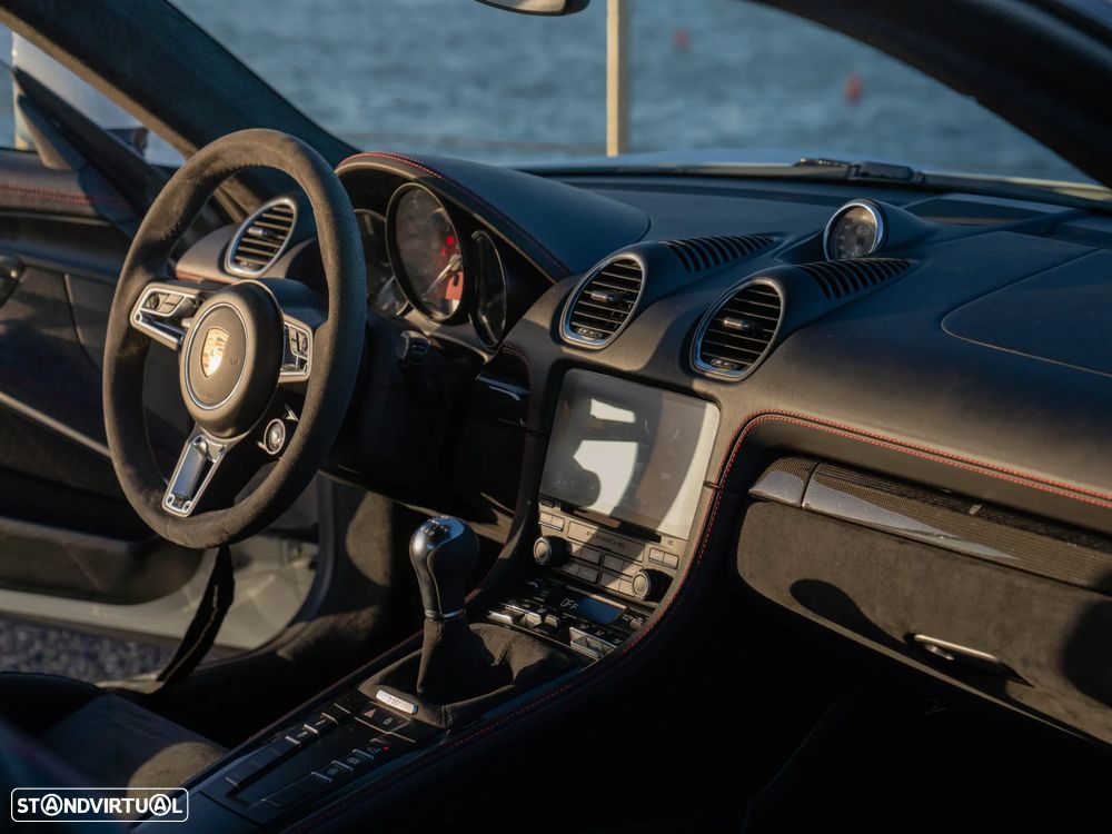 Porsche 718 Cayman GTS 4.0 - 43