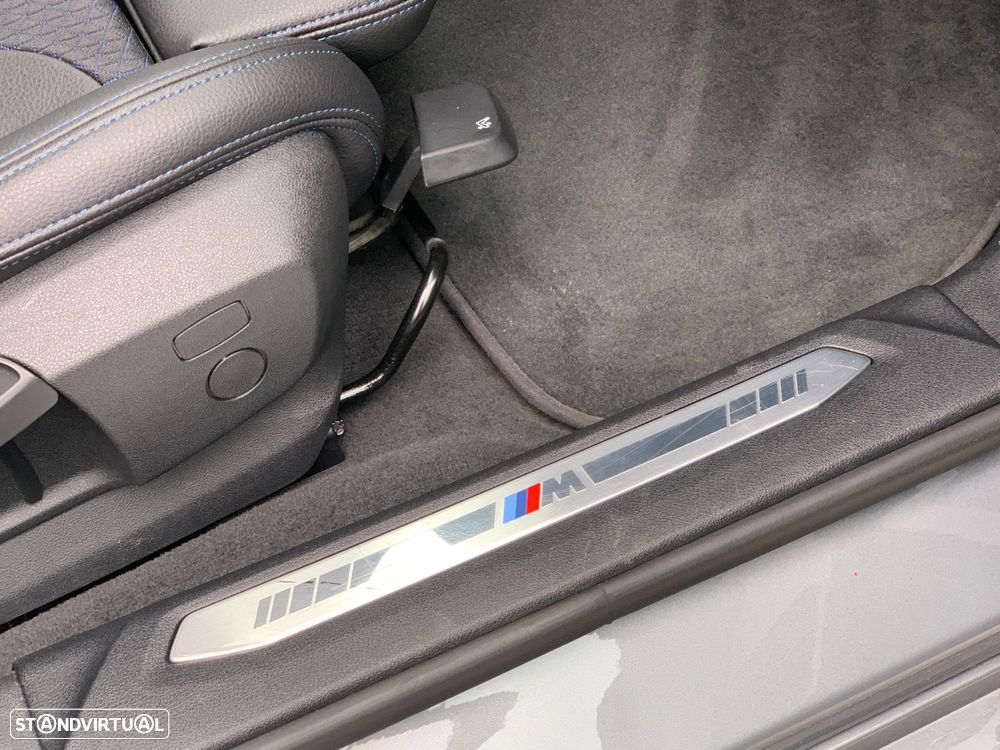 BMW 116 d Pack Desportivo M Auto - 12
