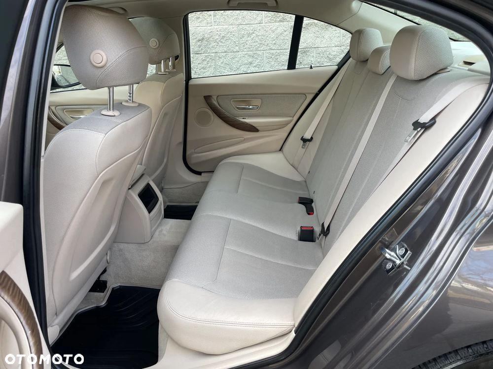 BMW Seria 3 320d Efficient Dynamics Edition Luxury Line - 10