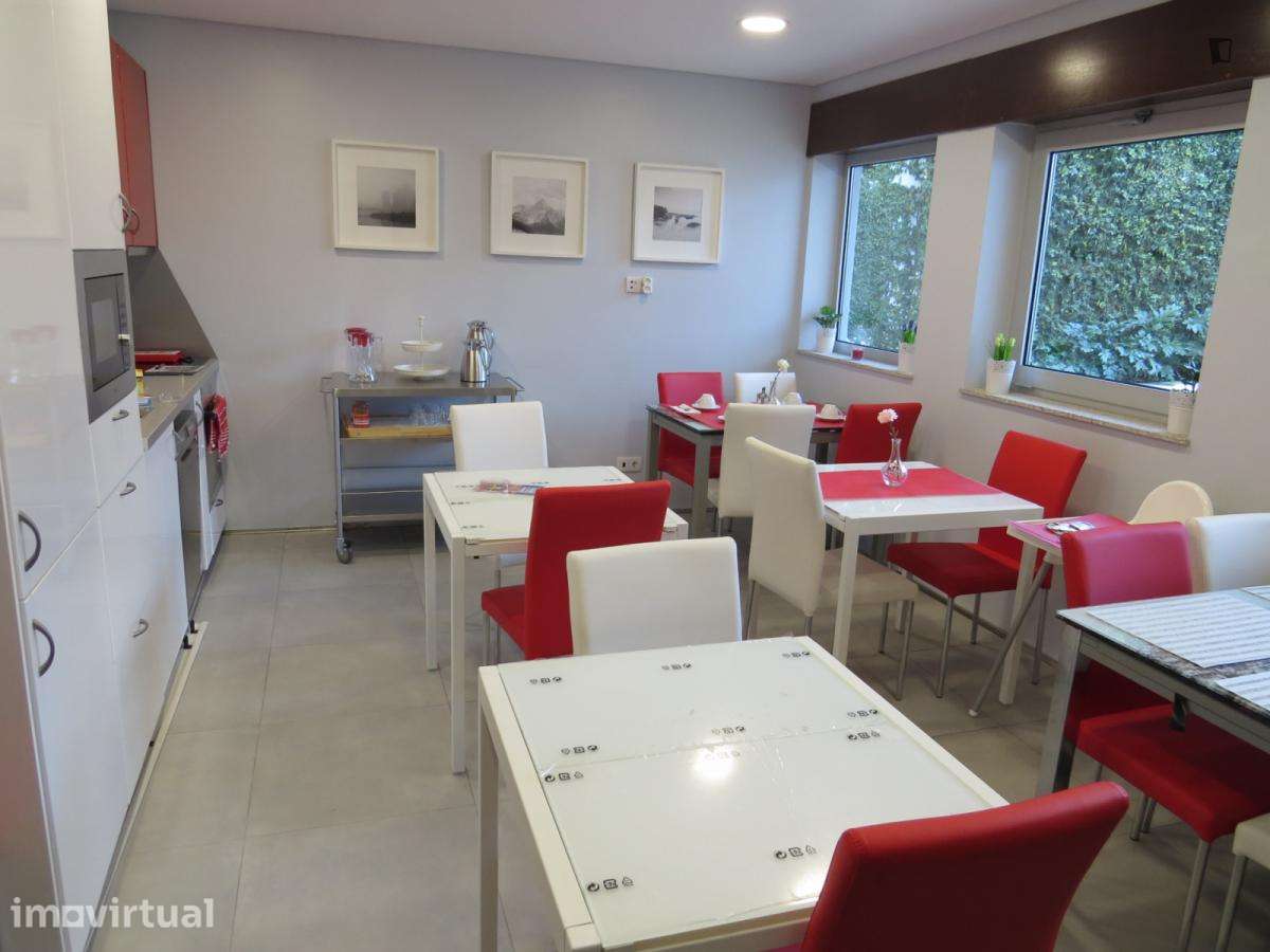 Quarto - localizado em Paranhos Porto - Grande imagem: 5/7