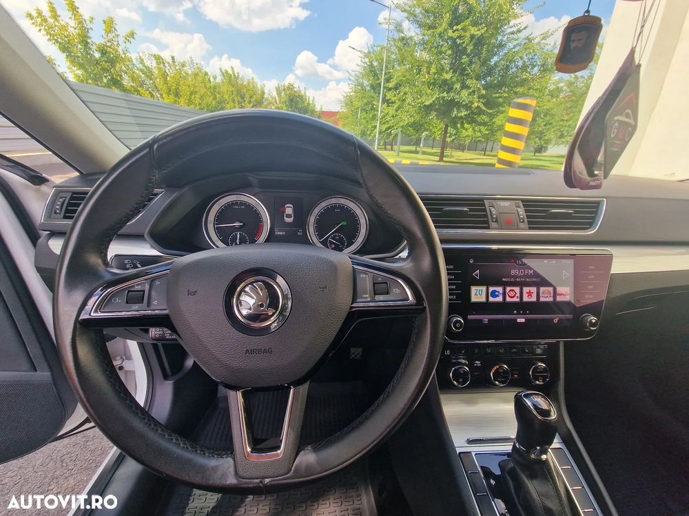 Skoda Superb 2.0 TDI DSG Ambition - 6