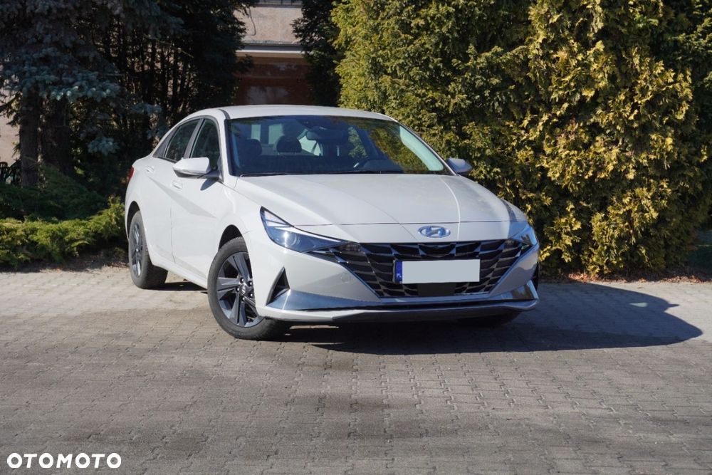 Hyundai Elantra - 3