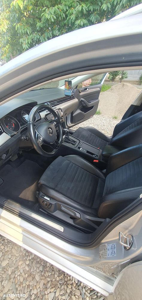 Volkswagen Passat 2.0 TDI DSG Highline - 9