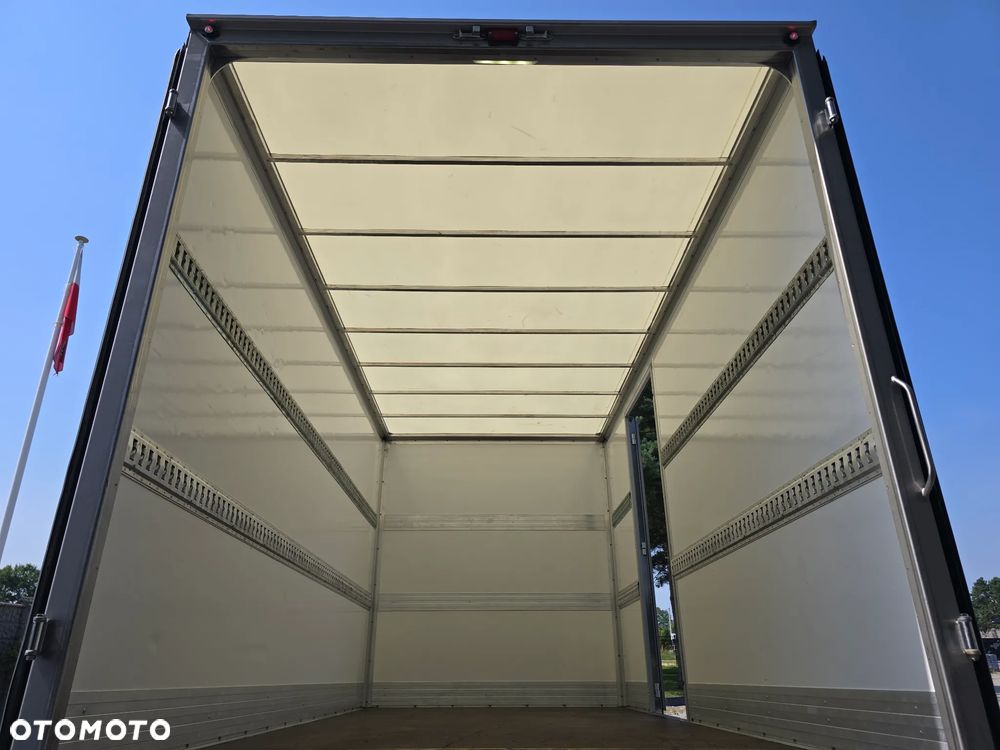 Renault MASTER KONTENER 8 PALET Dłu-4,31cm  Sze-2,11cm  Wys-2,26cm WZMOCNIONE TYLNE ZAWIESZENIE SILNIK 2.3 164KM 144 Tyś Km SERWIS DO OSTATNIEGO Km SALON POLSKA BOGATA OPCJA WYPOSAŻENIA LEDY HALOGENY TEMPOMAT FOTEL KIEROWCY PNEŁMATYCZNY KLIMATYZACJA NOWE OPONY MICHELIN - 17
