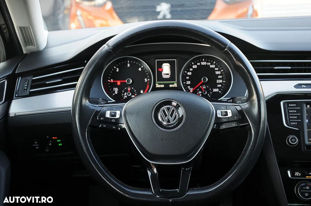 Volkswagen Passat 2.0 TDI Highline - 11