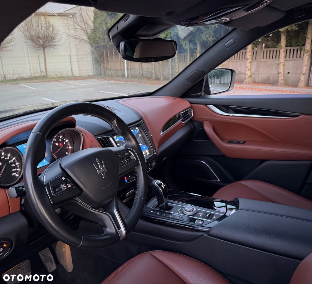 Maserati Levante Q4 GranLusso - 14