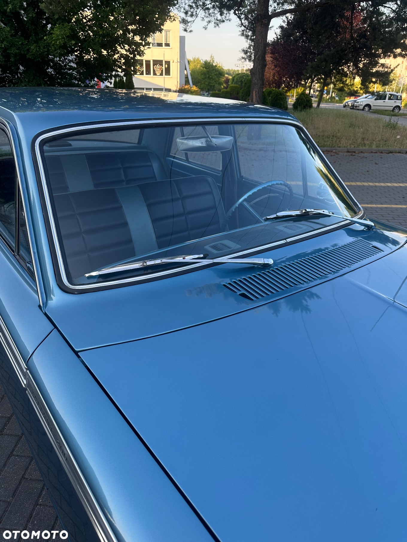 Plymouth Valiant - 18