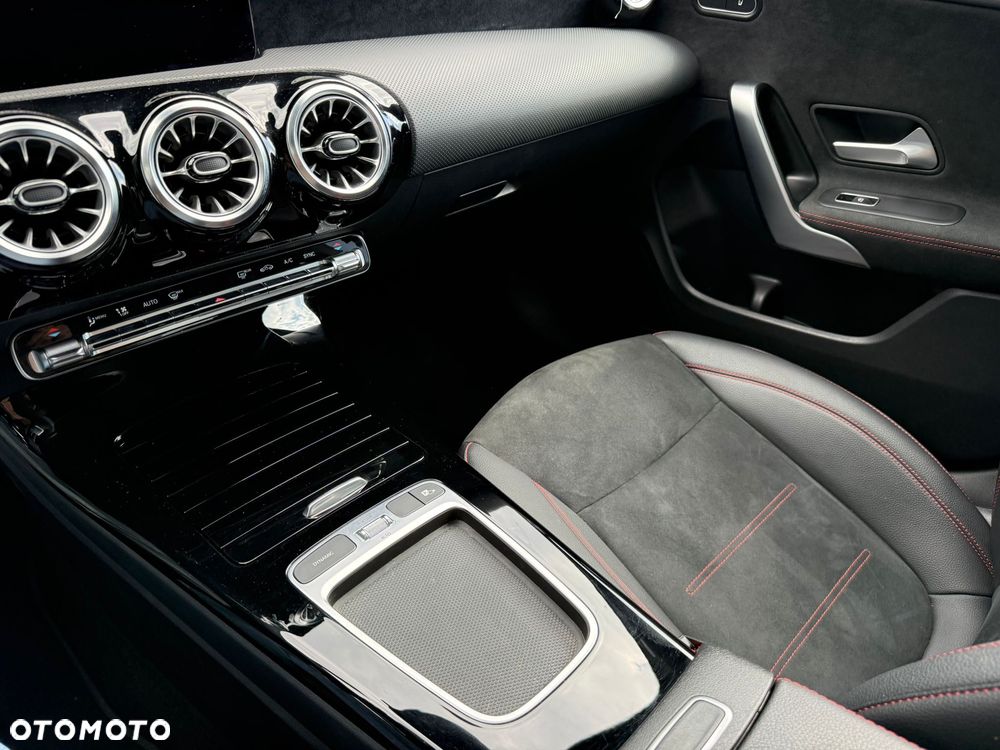 Mercedes-Benz CLA 180 AMG Line 7G-DCT - 18