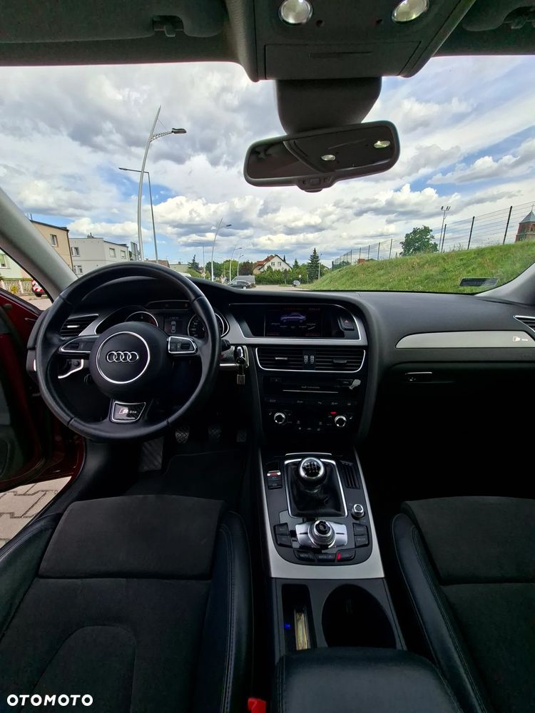 Audi A4 Limousine - 10