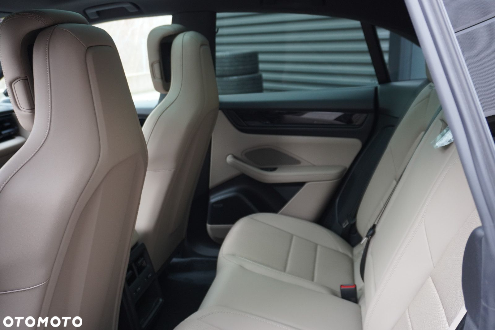 Porsche Macan - 24