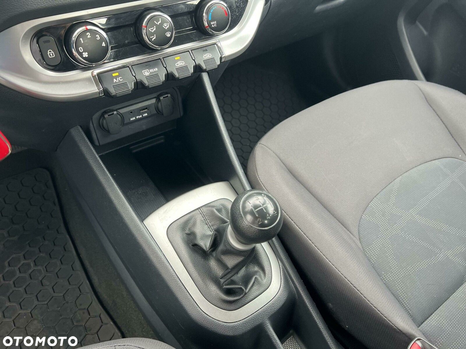Kia Rio - 13