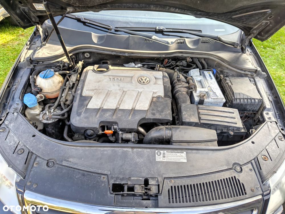 Volkswagen Passat 2.0 TDI DPF BlueMot Comfortline - 21