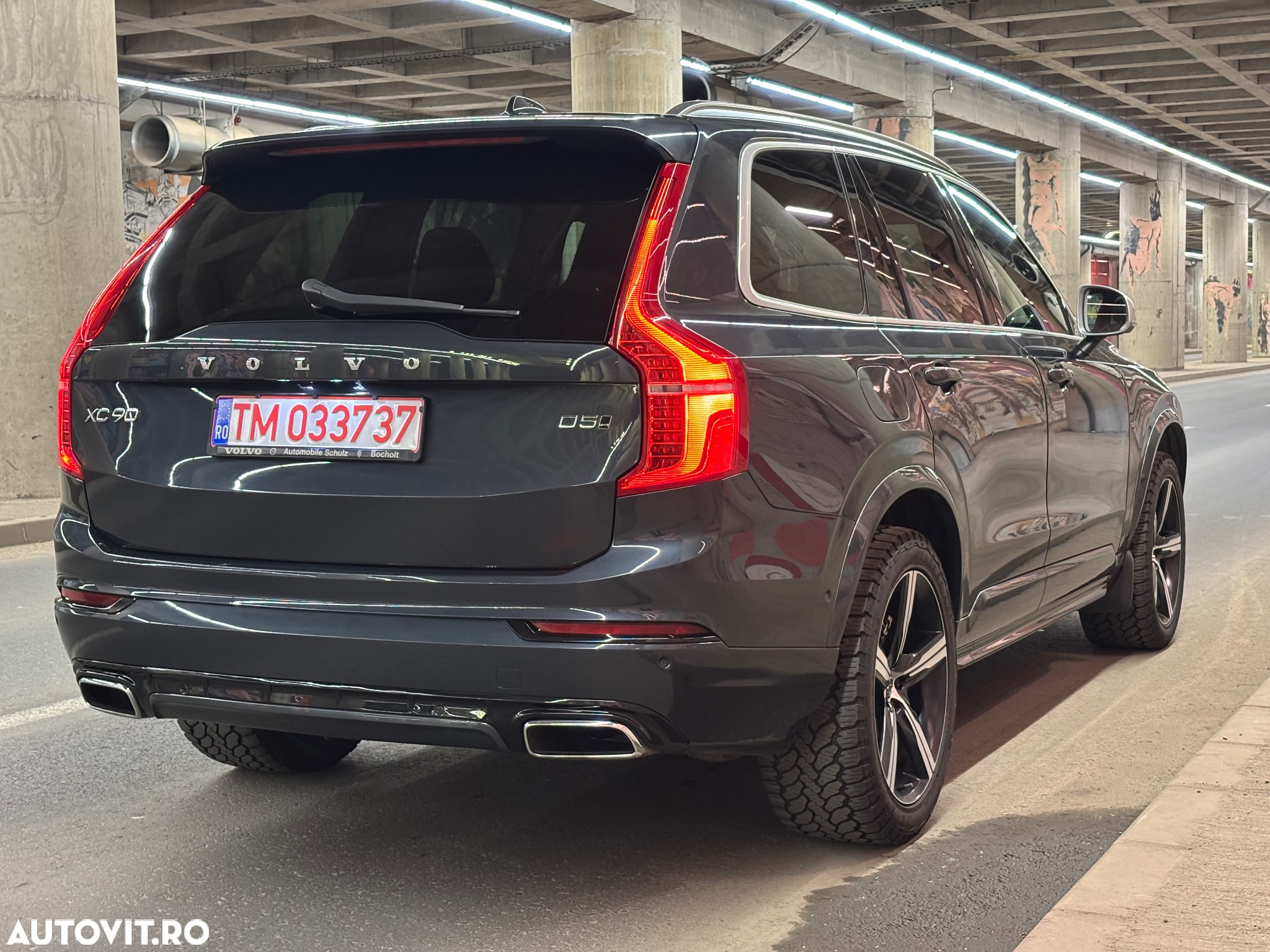 Volvo XC 90 D5 AWD Geartronic RDesign - 25