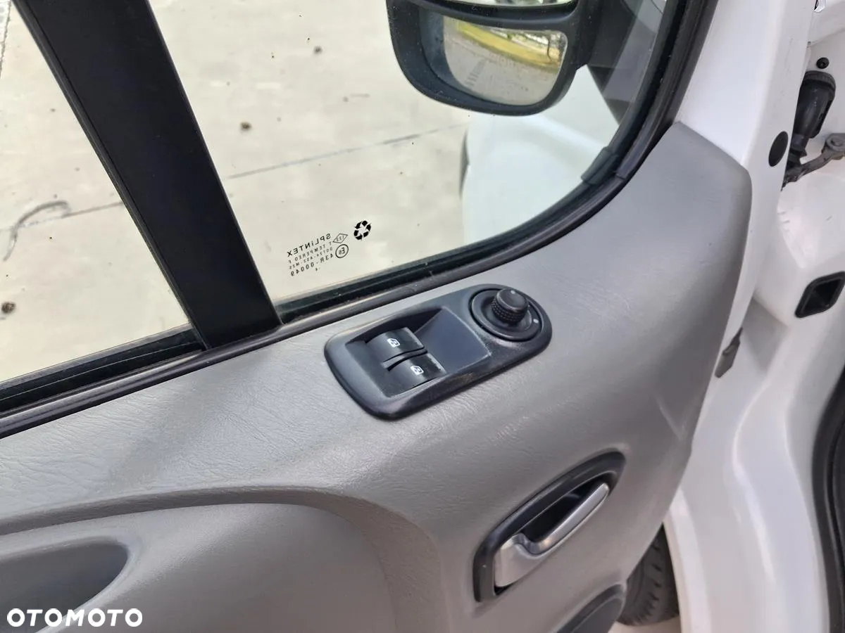 Opel Vivaro - 19