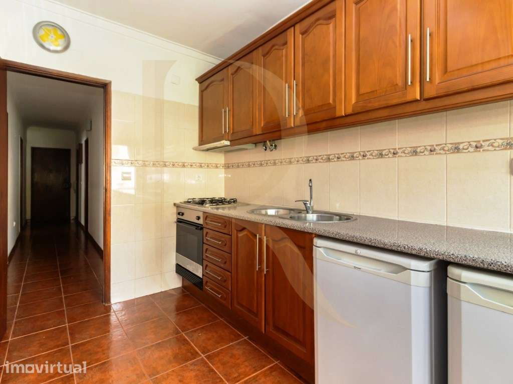 Apartamento T2 na Torre da Marinha - Grande imagem: 2/13
