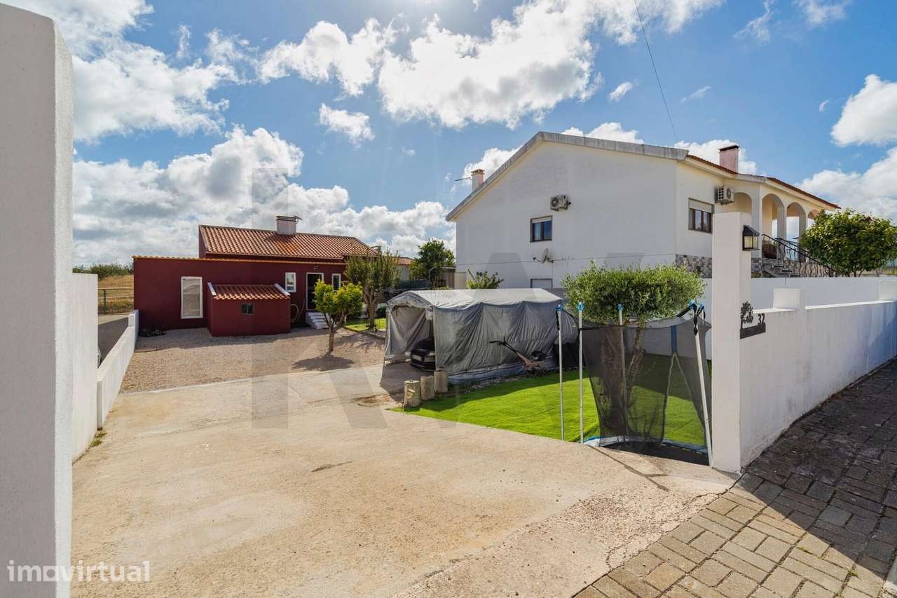Refúgio Privado no Litoral Alentejano | Moradia com Terreno em São Fra - Grande imagem: 2/21