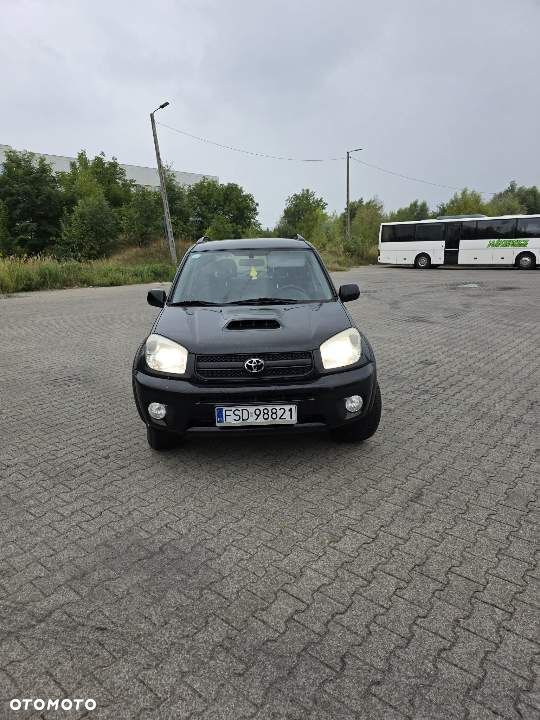 Toyota RAV4 D-4D 4x4 - 1