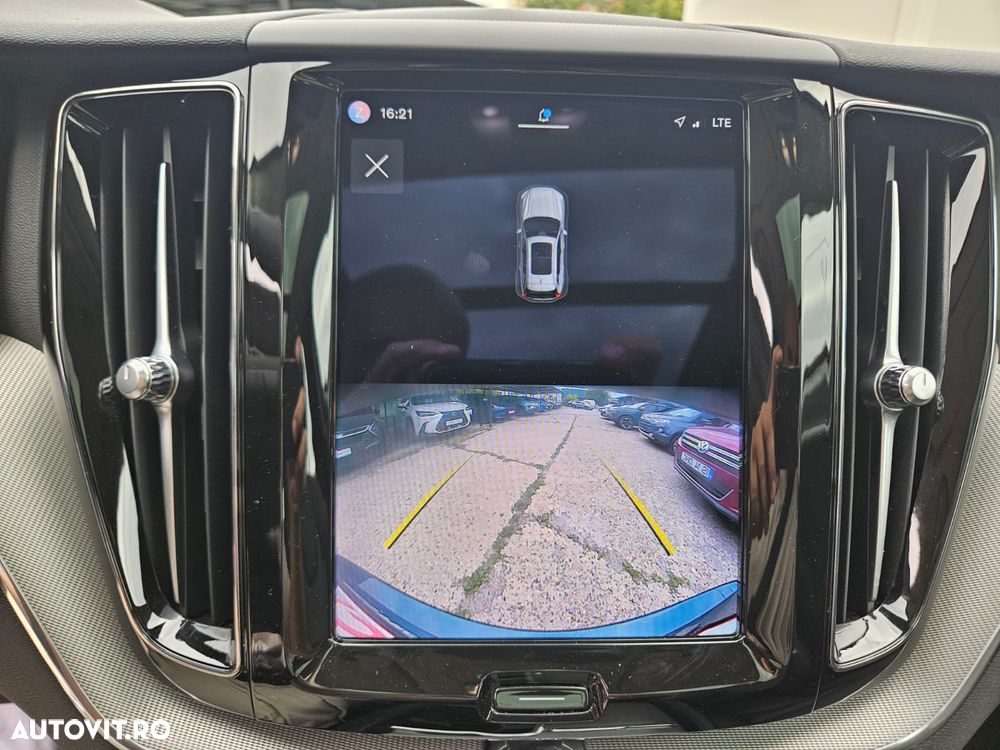 Volvo XC 60 T6 AWD Recharge Plus Bright - 9