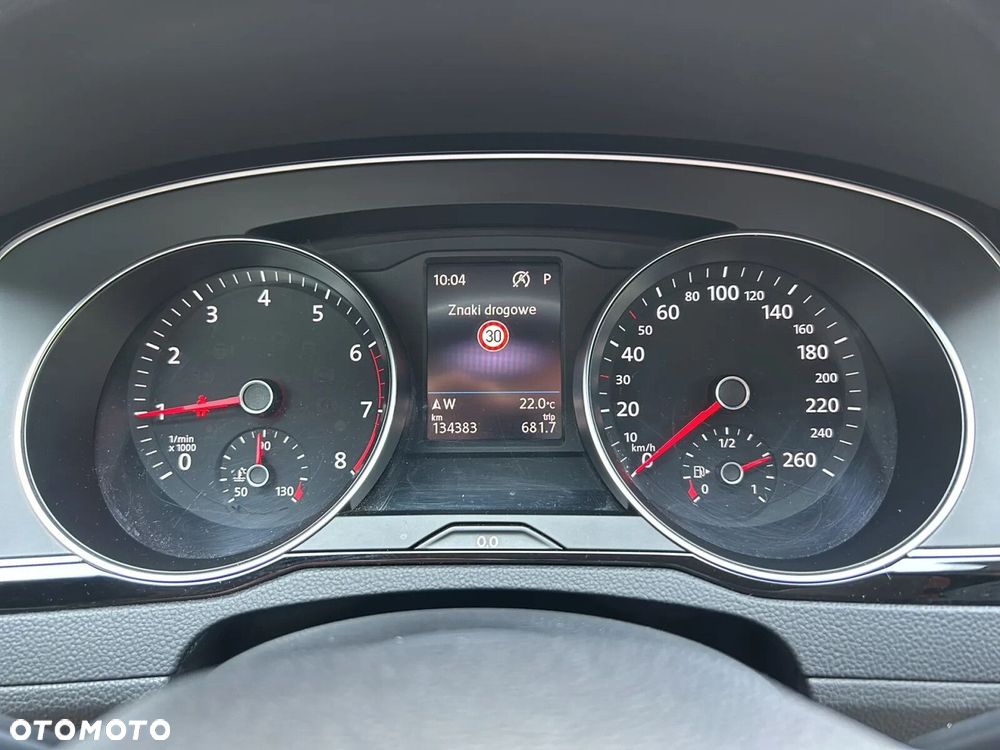 Volkswagen Passat 1.5 TSI EVO Business DSG - 25