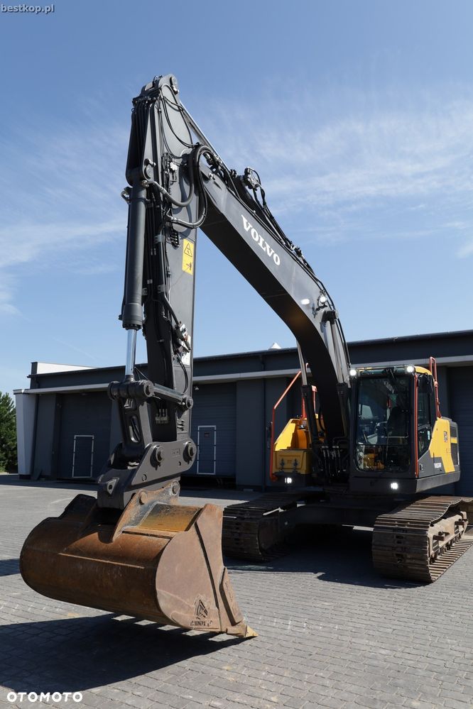 Volvo EC220EL - 17