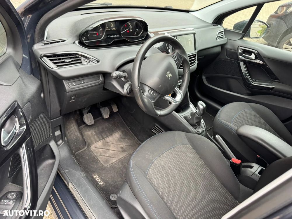 Peugeot 208 - 9