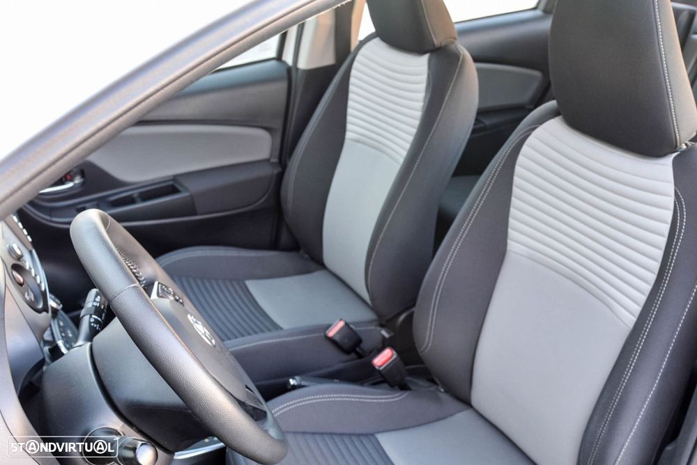 Toyota Yaris 1.5 HSD Square Collec.Bronze - 32