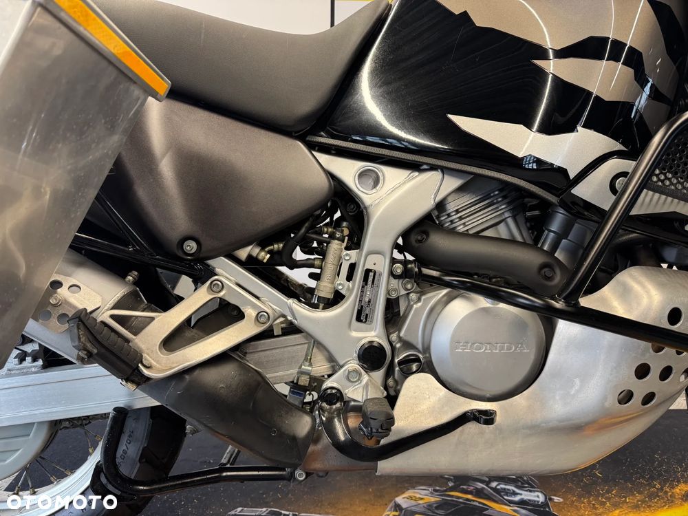 Honda XRV - 10