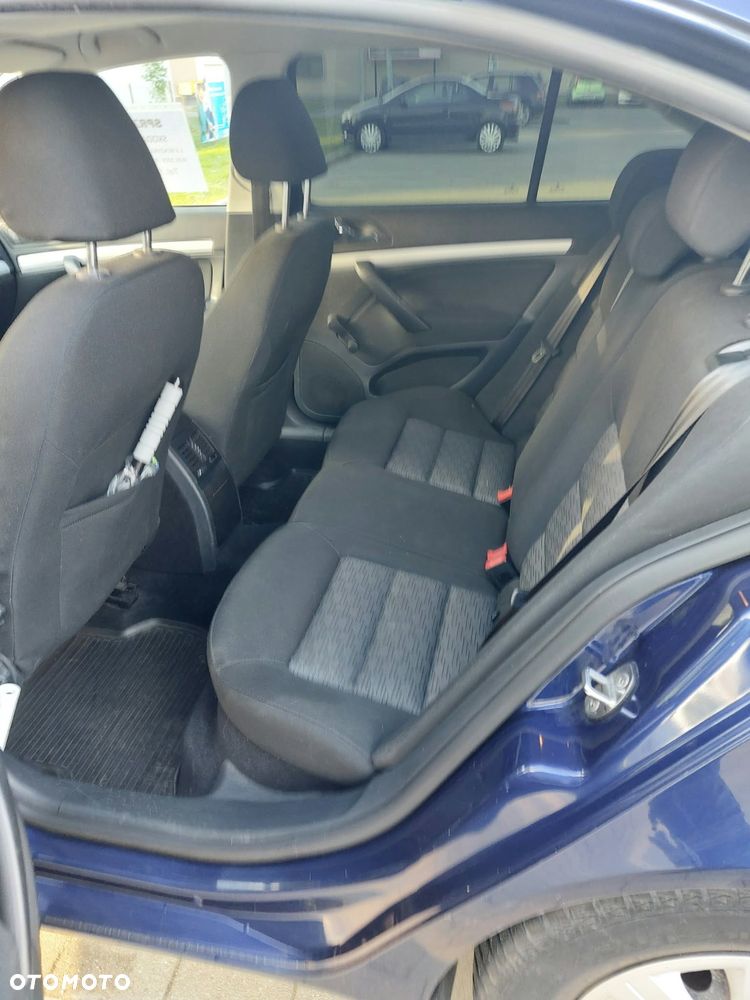 Skoda Octavia 1.6 Ambiente Tiptr - 10