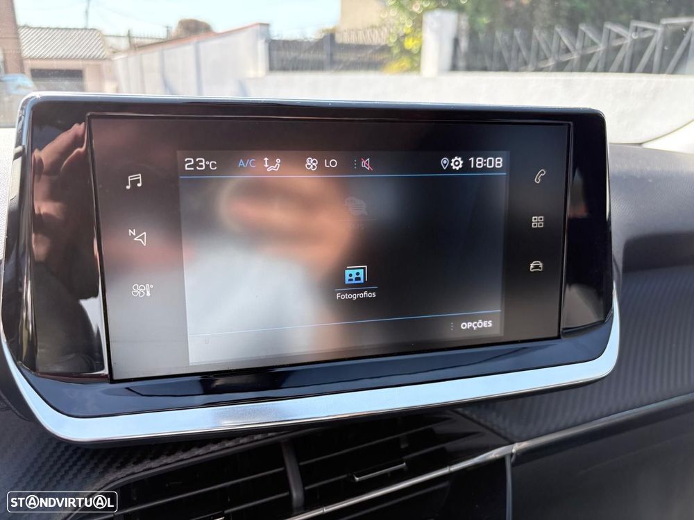 Peugeot 2008 1.2 PureTech Allure - 22