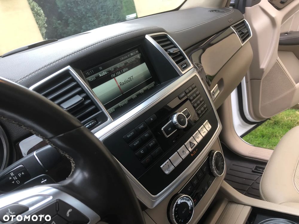 Mercedes-Benz GL 400 4Matic 7G-TRONIC - 25