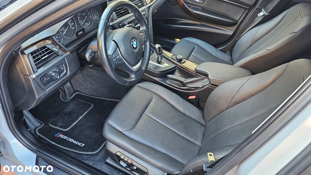 BMW Seria 3 328i xDrive Sport-Aut Sport Line - 7